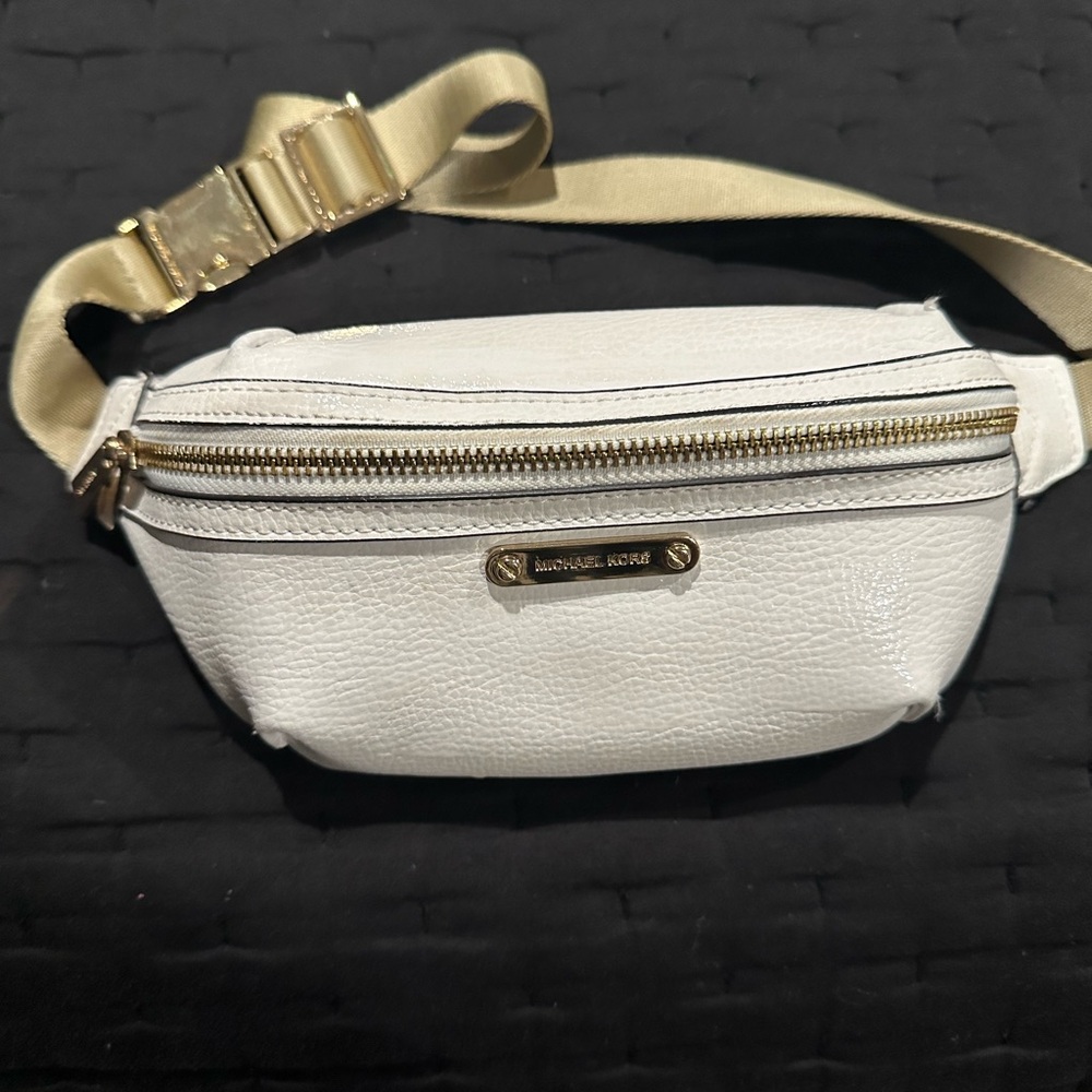 Michael Kors White and Gold Crossbody Bag Sleek Design